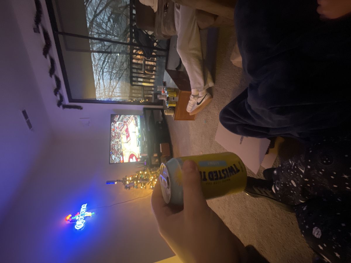 Photo 6454f901 - Captured with Camera